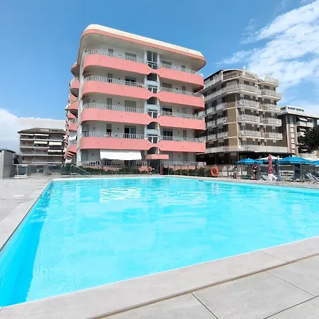 Apollo Fronte Mare Apartment *